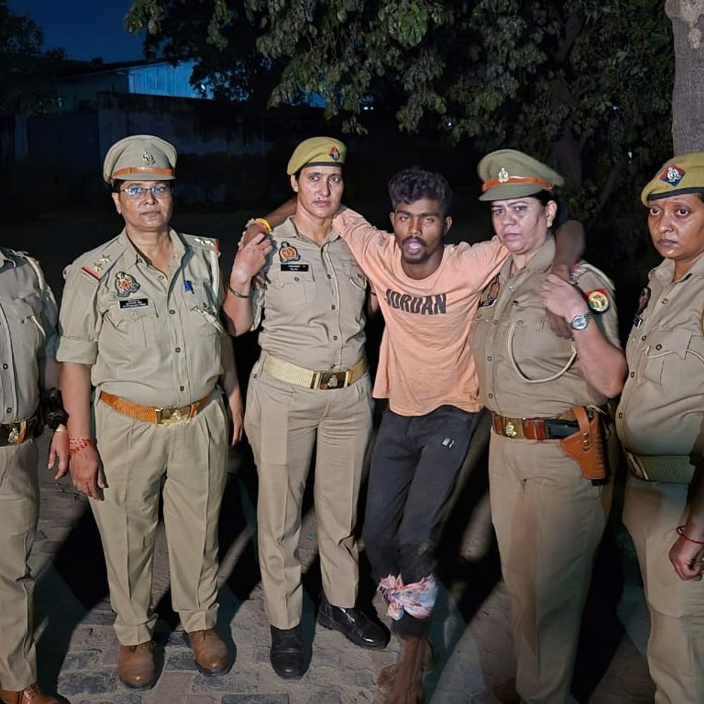 नवरात्रि में महिला पुलिस वालों का पहला एनकाउंटर:गाजियाबाद में लुटेरे को दौड़ाकर पैर में मारी गोली, बदमाश ने मांगी माफी