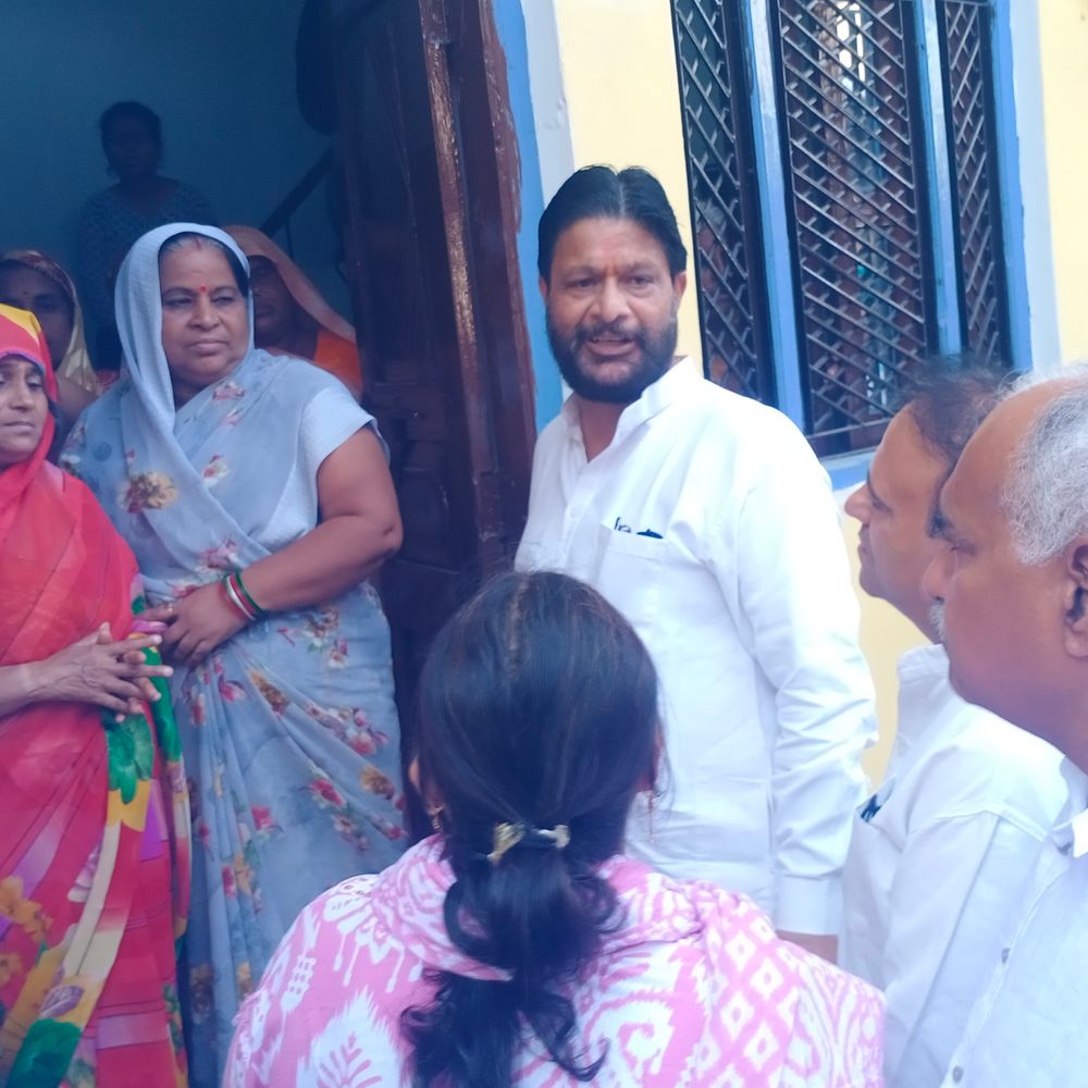 व्यापारी के पीड़ित परिवार से कांग्रेस प्रतिनिधिमंडल ने की मुलाकात:पुलिसकर्मियों की बर्खास्तगी और न्यायिक जांच की मांग