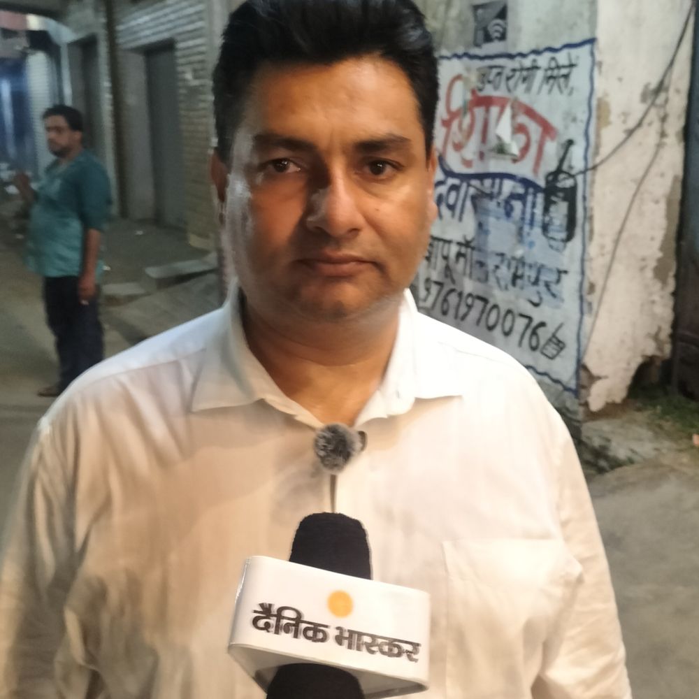 आजम खान की रिहाई पर वकील का बयान:रामपुर में 50 महीने जेल में रहे, 100 मुकदमे झेले; आजम जिंदा हैं यह बड़ी बात