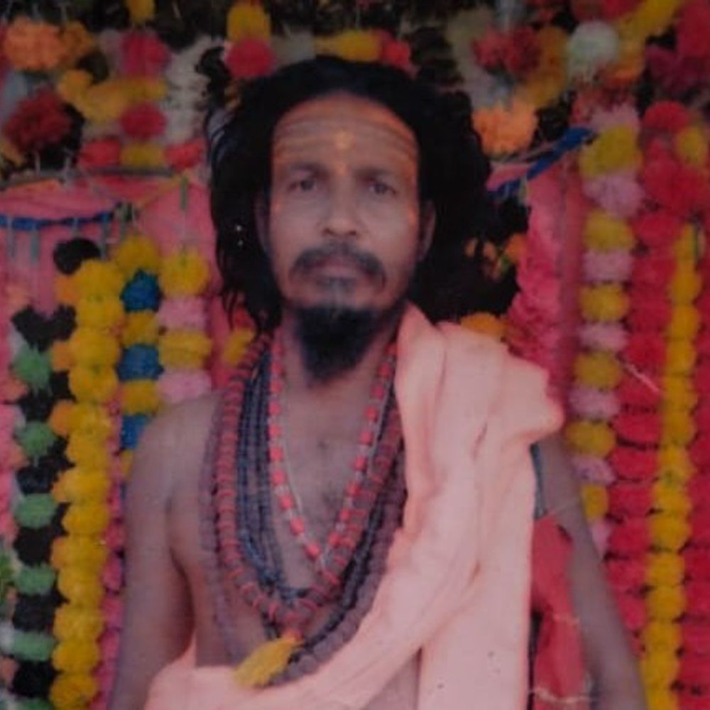 चित्रकूट में सड़क हादसे में 4 की मौत:बैतूल से लौटते समय बोलेरो कुएं में गिरी, एक ही स्थान पर हुआ अंतिम संस्कार
