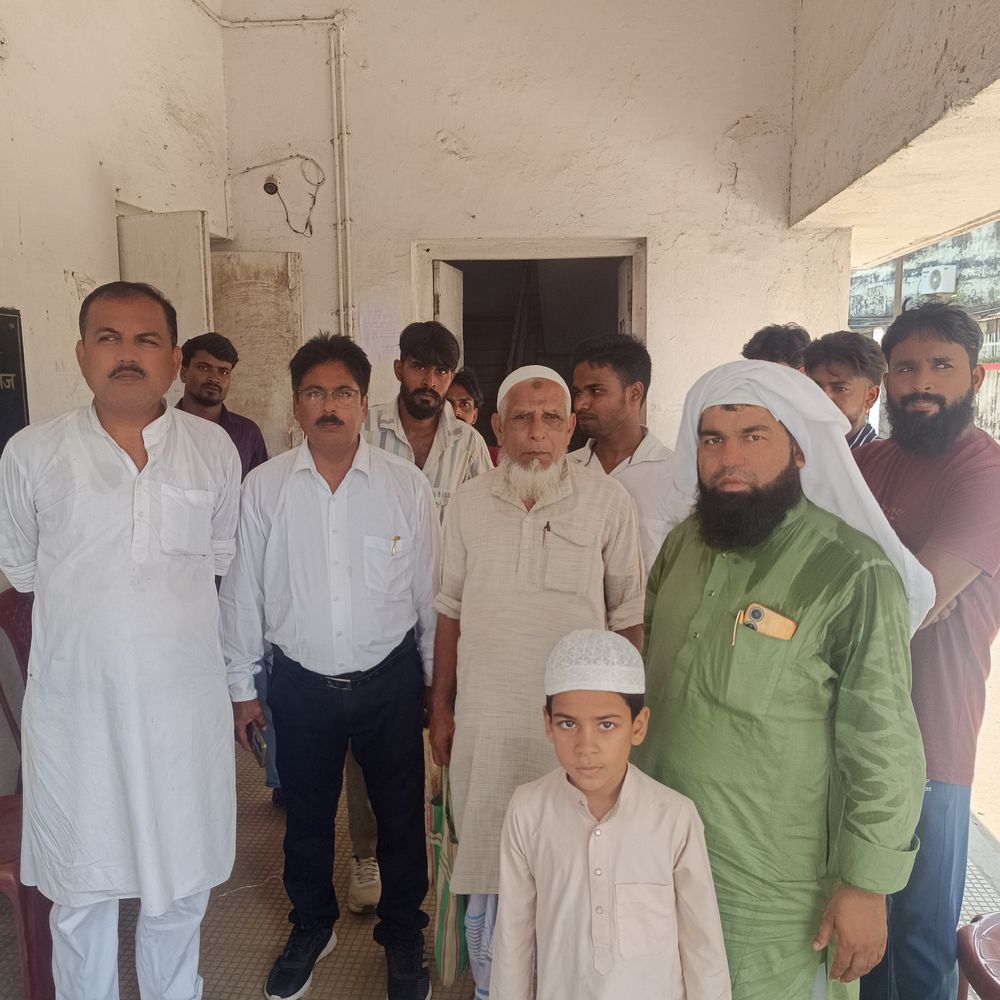 किशनगंज पासपोर्ट केंद्र में सेवाएं ठप:कंप्यूटर में खराबी से परेशान आवेदक, ऑनलाइन अपॉइंटमेंट जारी