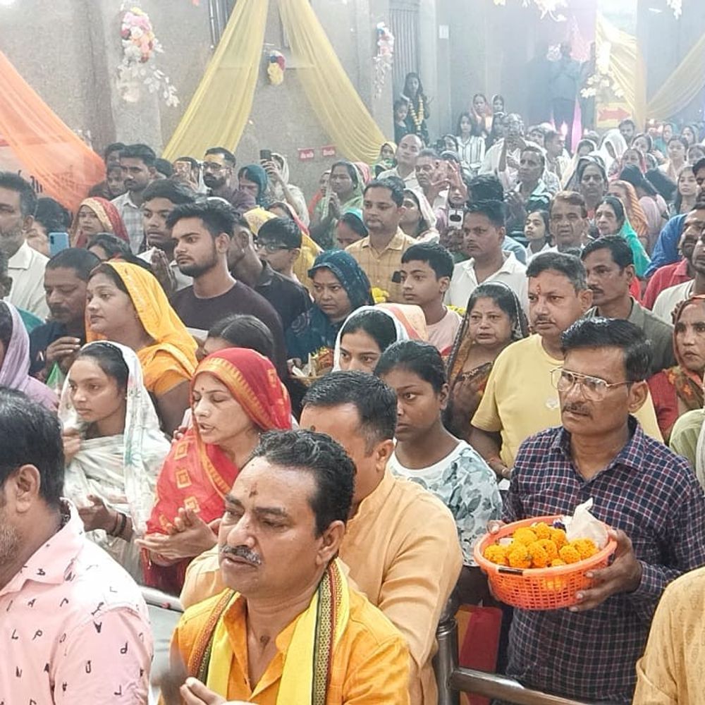 नवरात्र का दूसरा दिन:उन्नाव के दुर्गा मंदिरों में मां ब्रह्मचारिणी के दर्शन को उमड़े श्रद्धालु