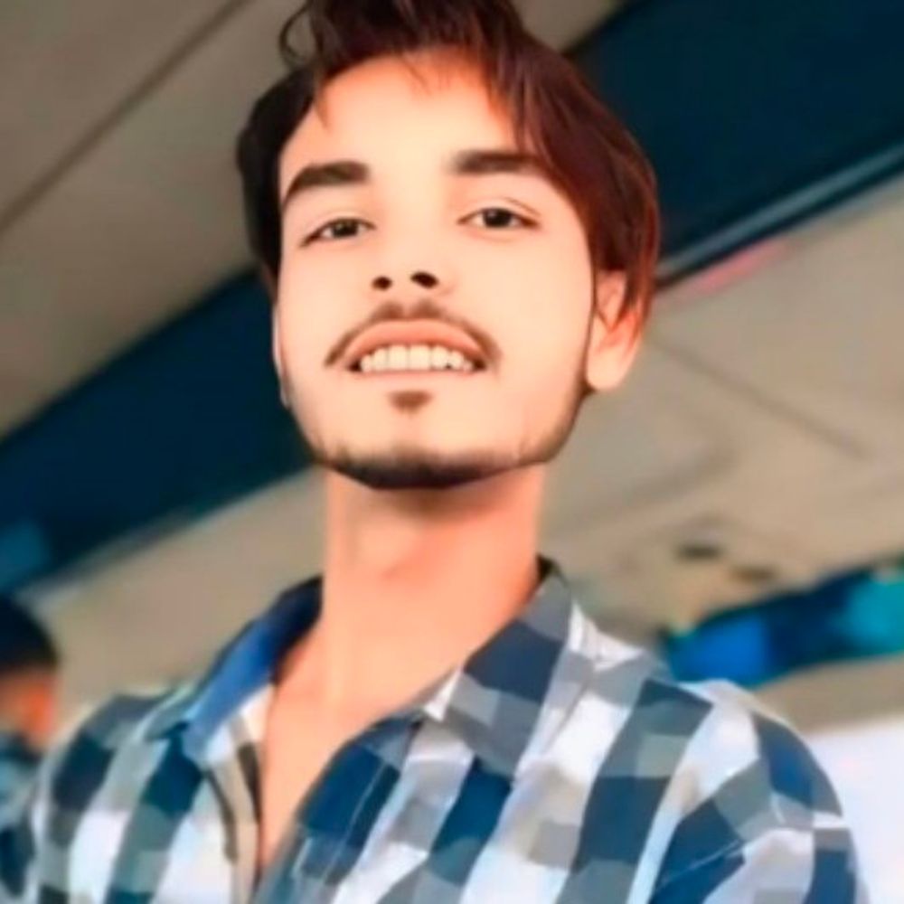 बाराबंकी में सड़क हादसे मे युवक की मौत:दो बाइक की टक्कर से हुआ हादसा, परिवार का इकलौता कमाने वाला