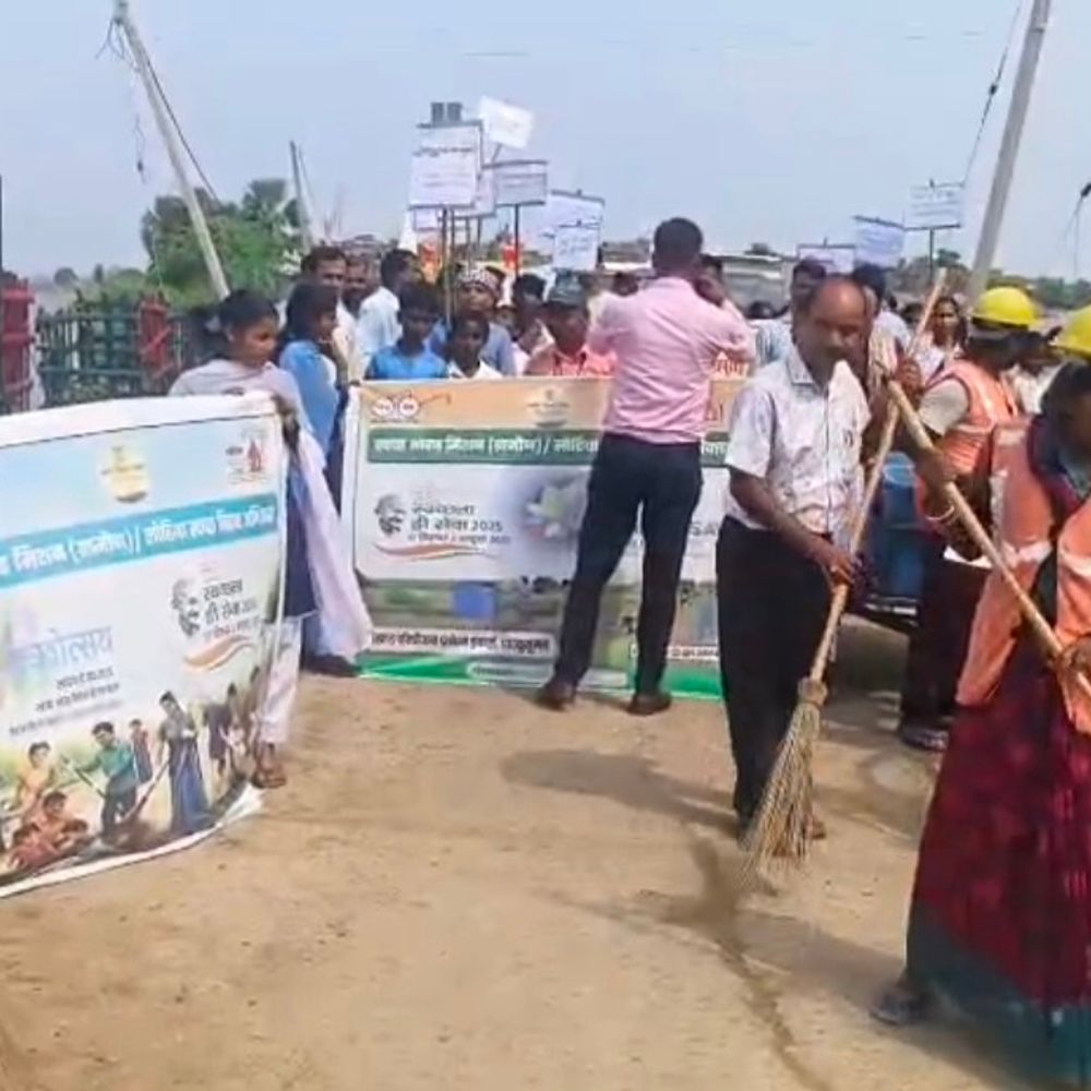 शेखपुरा में स्वच्छता अभियान में जुटे स्कूली बच्चे:हर सप्ताह 2 घंटे सफाई का लिया संकल्प, महिलाओं ने रंगोली बनाकर दिया स्वच्छता का संदेश