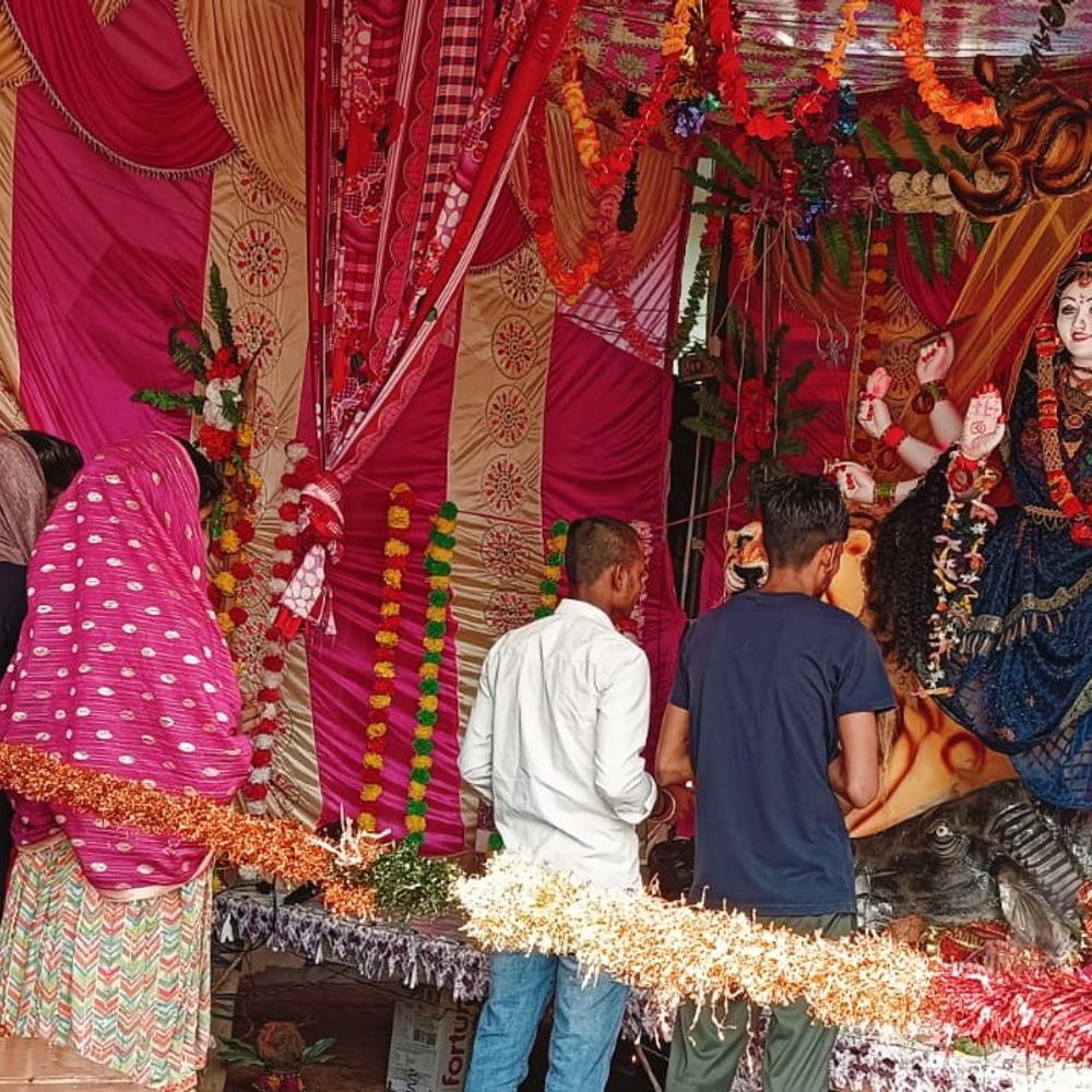 नवरात्रि के दूसरे दिन मां ब्रह्मचारिणी की पूजा:फतेहपुर में श्रद्धालुओं ने किया मां का गुणगान, 9 दिन चलेगी रासलीला