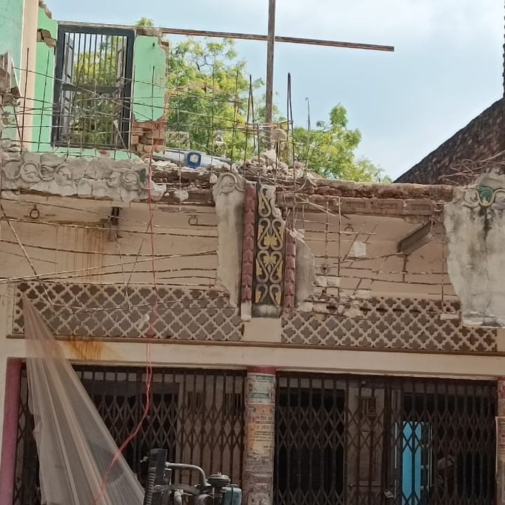 आजमगढ़ में 6 लाख से अधिक की स्टांप चोरी:भाजपा नेता ने की कमिश्नर से शिकायत, कार्यालय ने जारी किया नोटिस