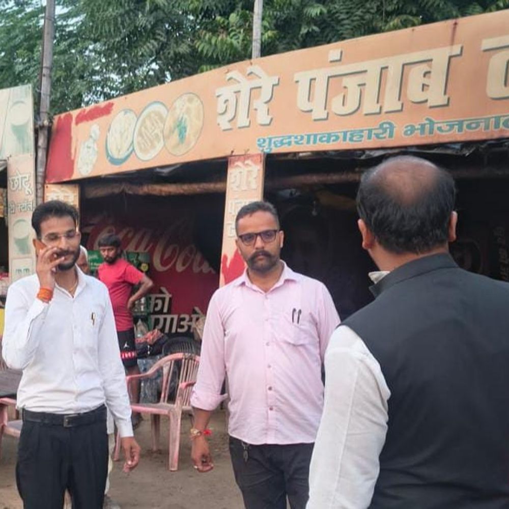 शेरे पंजाब ढाबे पर बवाल, बजरंग दल ने किया विरोध:पहचान छिपाकर मुस्लिम चला रहा था ढाबा, पुलिस ने संचालक को लिया हिरासत में, बोर्ड भी हटवाया