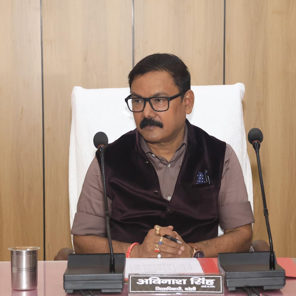 बरेली में दो बदमाश जिला बदर:डीएम ने चार को हाजिरी के लिए पाबंद किया, एक का लाइसेंसी असलहा जब्त