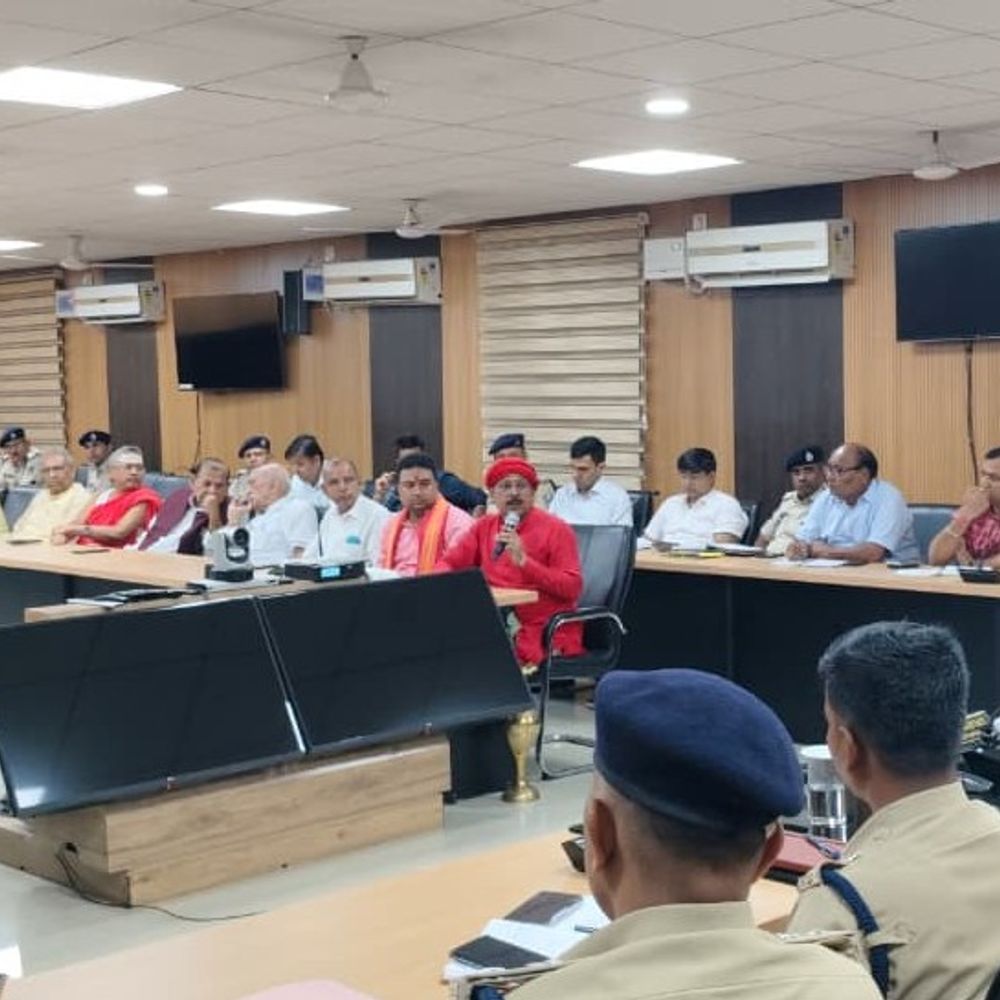 डीजे पर रोक, कृत्रिम तालाब में होगा विसर्जन:मुजफ्फरपुर में डीएम-एसएसपी ने की जिला शांति समिति की बैठक, पूजा समितियों को लाइसेंस लेना अनिवार्य
