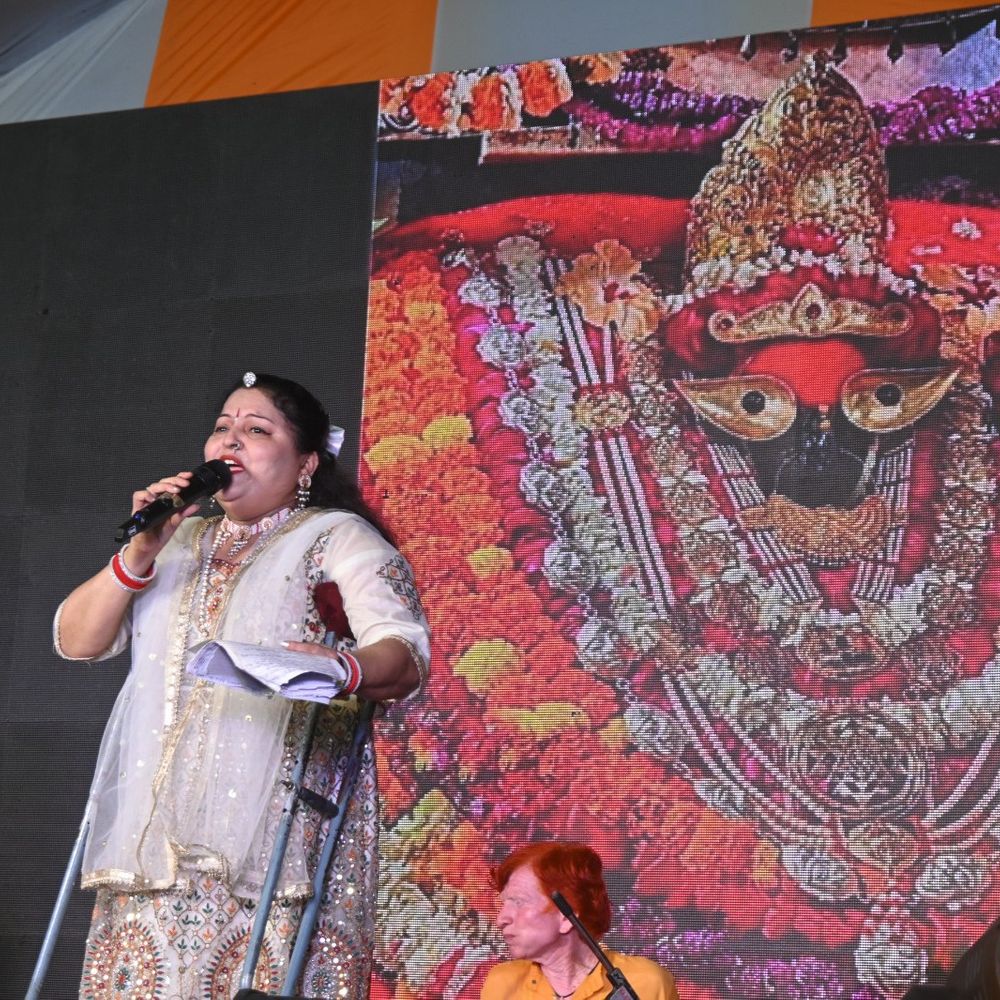 विंध्याचल धाम में विन्ध्य महोत्सव शुरू:देवी गीत और कथक नृत्य से गूंजा मंदिर परिसर, अंतरराष्ट्रीय कलाकारों ने दी प्रस्तुति