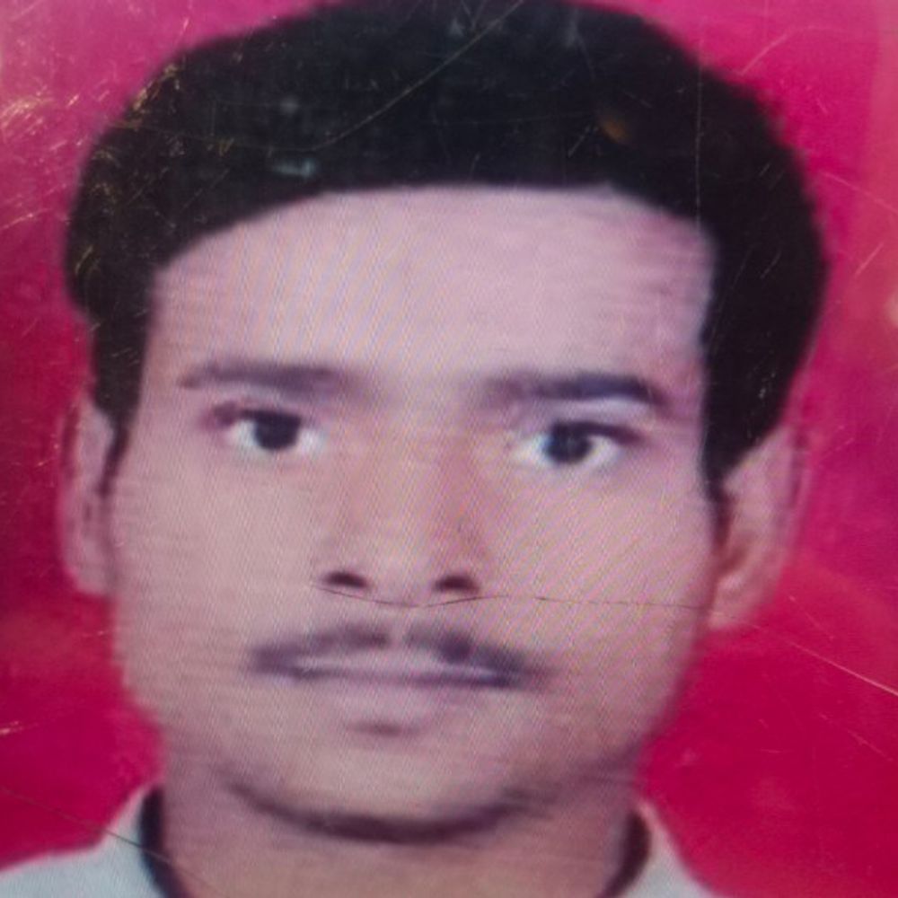नामकरण दावत से लौटते समय हादसा:बाइक सवार को तेज रफ्तार वाहन ने मारी टक्कर, युवक की मौत