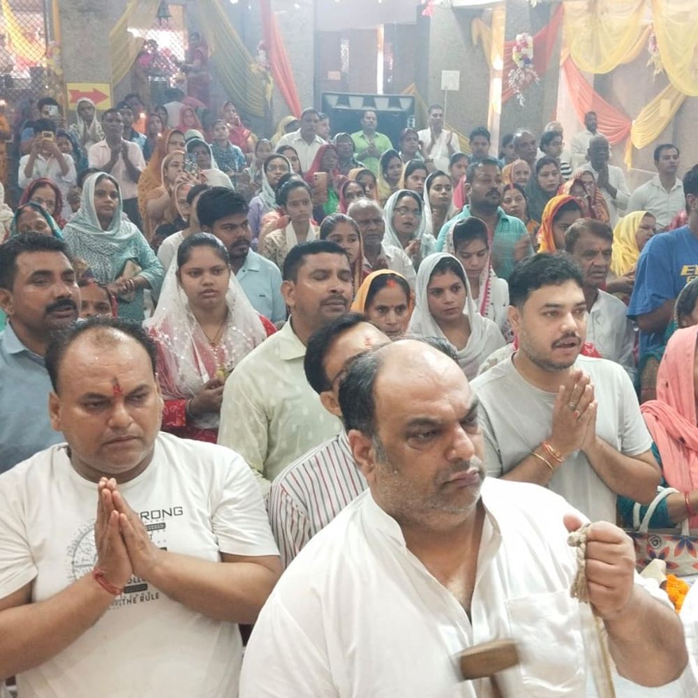 नवरात्र का तीसरा दिन:उन्नाव के दुर्गा मंदिरों में मां चंद्रघंटा के दर्शन को उमड़े श्रद्धालु