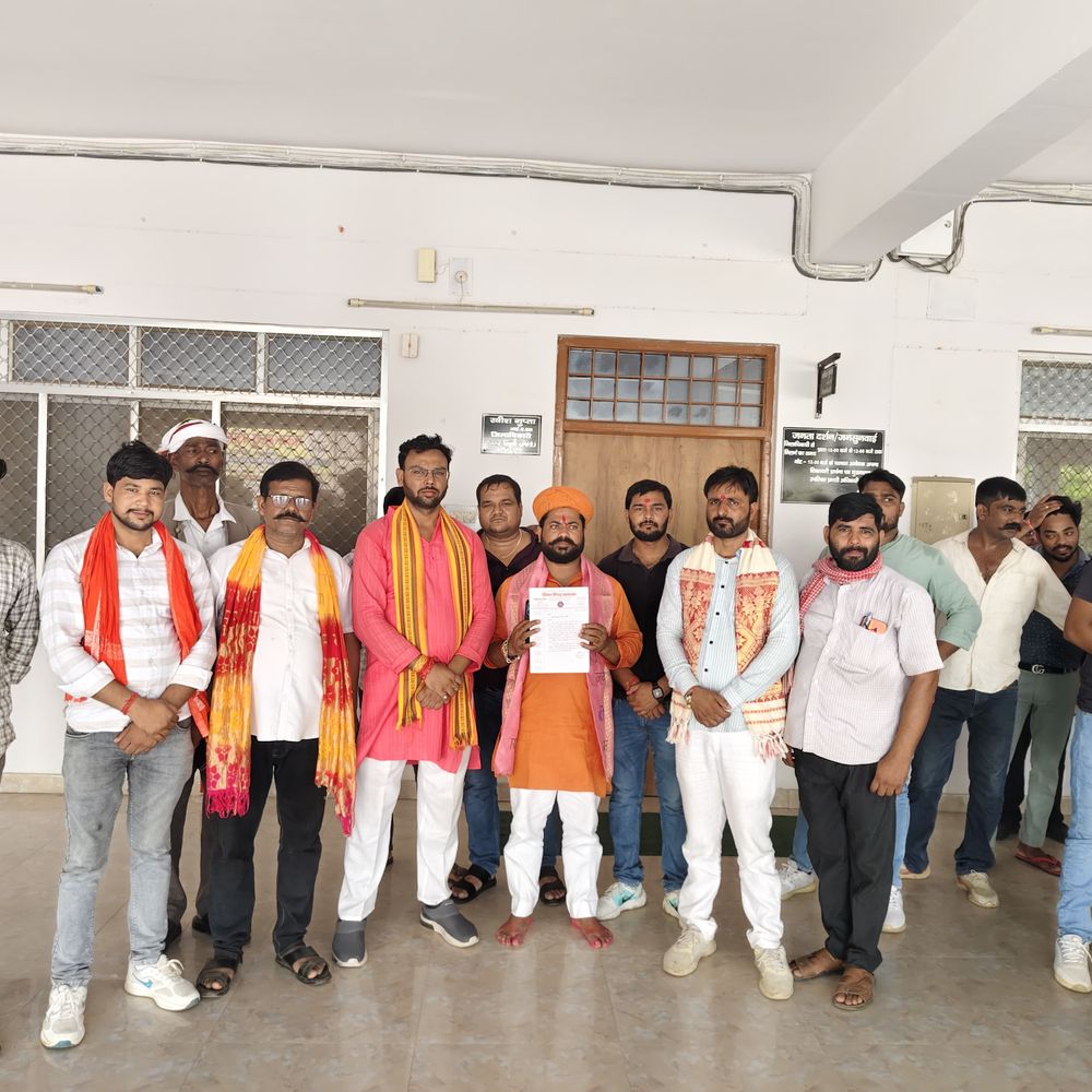 बस्ती में नवरात्र-दशहरा पर बिजली कटौती से नाराजगी:विश्व हिंदू महासंघ ने डीएम को सौंपा ज्ञापन, आंदोलन की चेतावनी