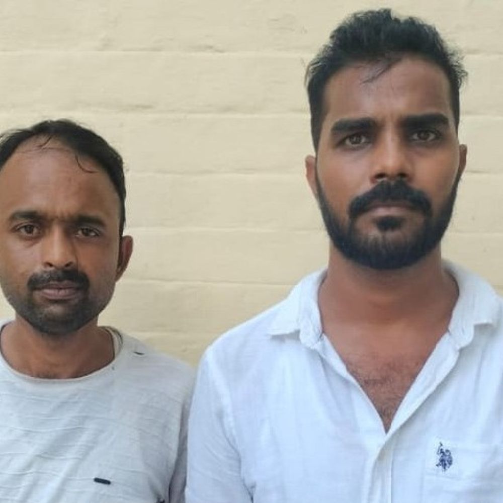 UP STF की आजमगढ़ में छापेमारी:पश्चिम बंगाल में डकैती डालकर 7 करोड रुपए से अधिक की लूट करने वाले दो आरोपी गिरफ्तार