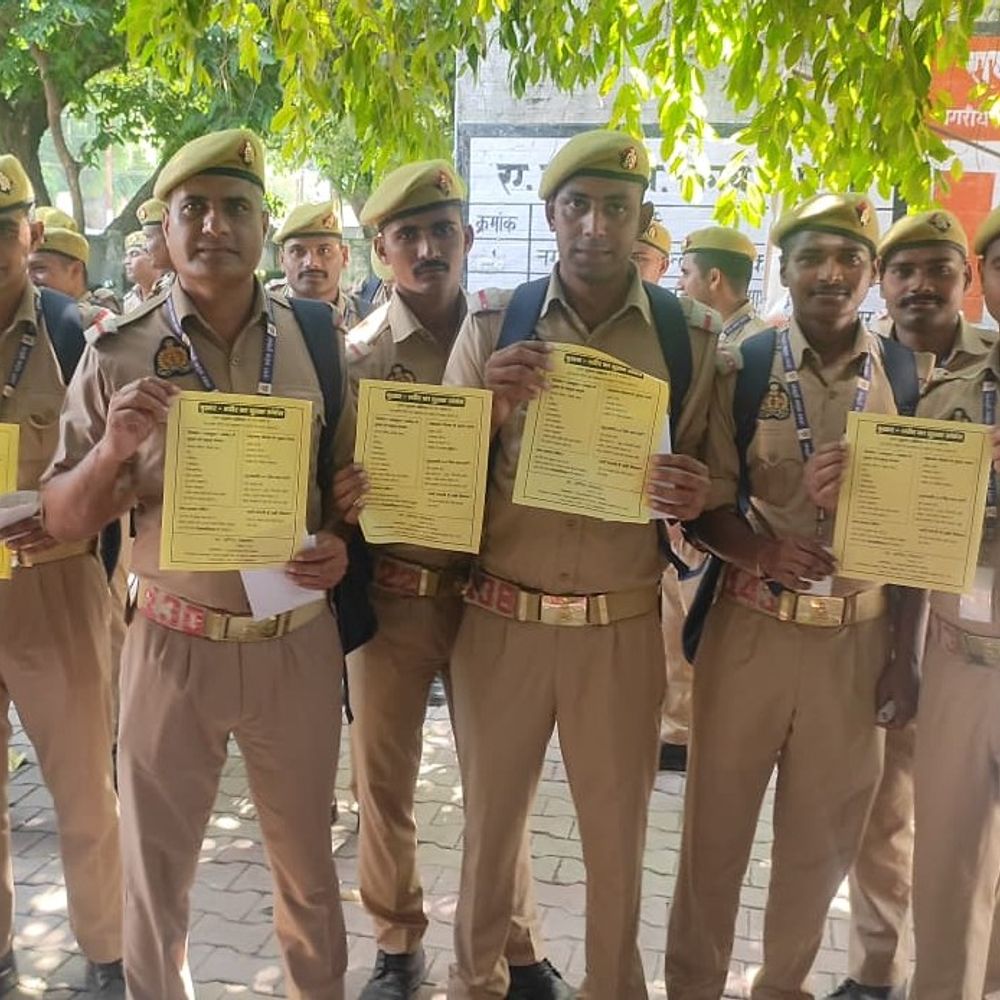 मेरठ पुलिस लाइन में बीमारियों के प्रति किया जागरूक:ट्रेनियों के साथ साथ अन्य लोगों को भी बदलते मौसम में होने वाले नुकसानों से कराया अवगत