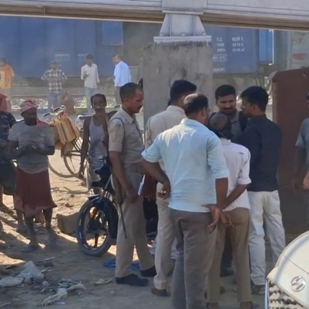 दरभंगा में 200 रुपए रंगदारी न देने पर हमला:बदमाशों ने नकली पिस्टल के बट से सैलून संचालक के सिर पर मारा, घायल का चल रहा इलाज