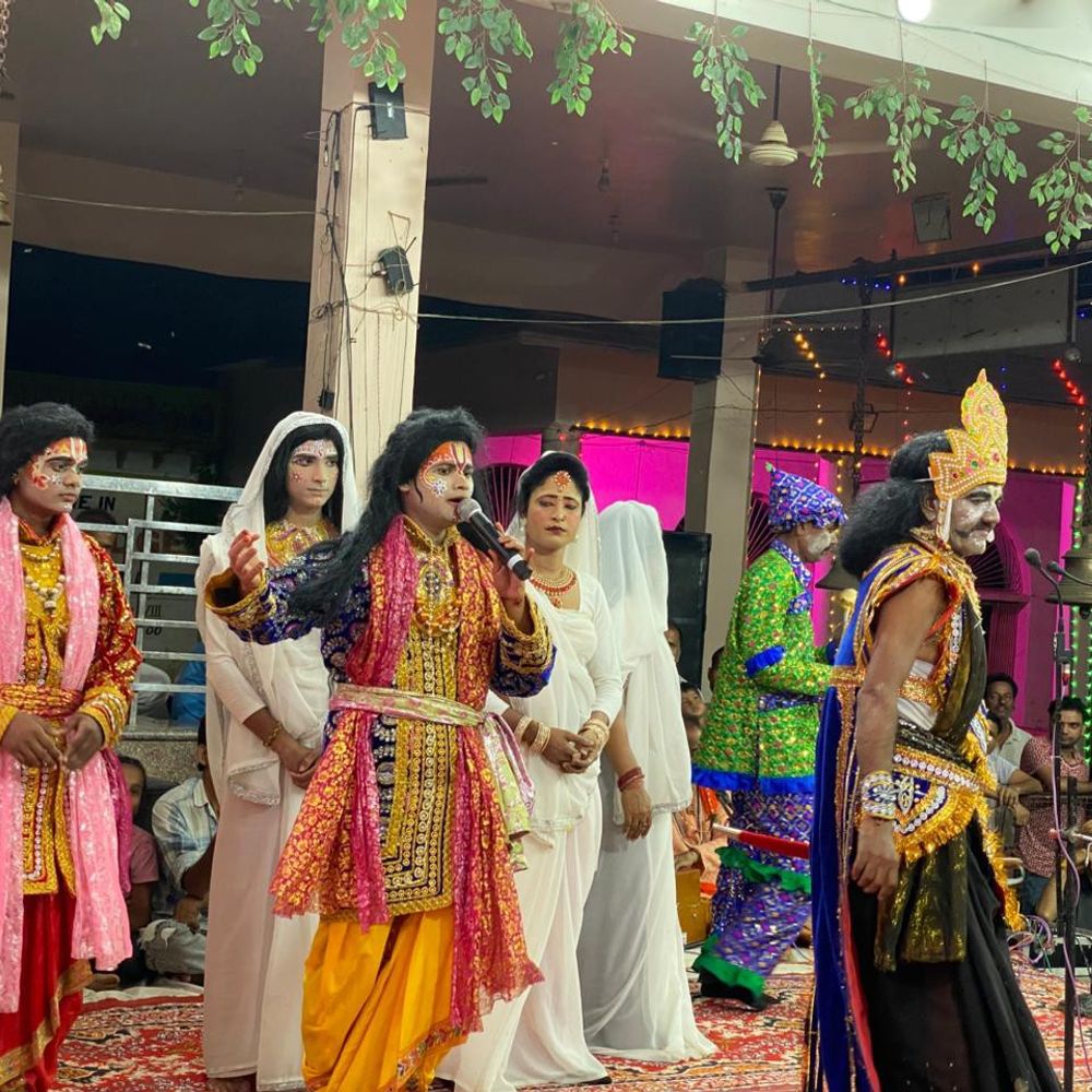 श्योपुर रामलीला में दशरथ मरण और भरत मिलाप का मंचन:निधन का दृश्य देख नम हुईं श्रद्धालुओं की आंखें, आज सीता हरण का प्रसंग