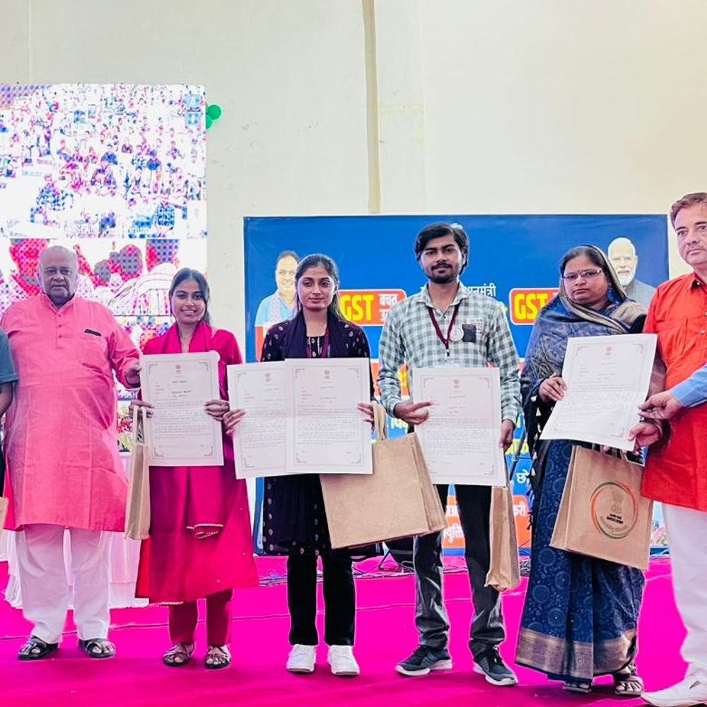 दीनदयाल जयंती पर 132 युवाओं को मिले नियुक्ति पत्र:नवनियुक्त कार्मिकों को वेलकम किट भी दी, पशुपालन विभाग में 63 का चयन