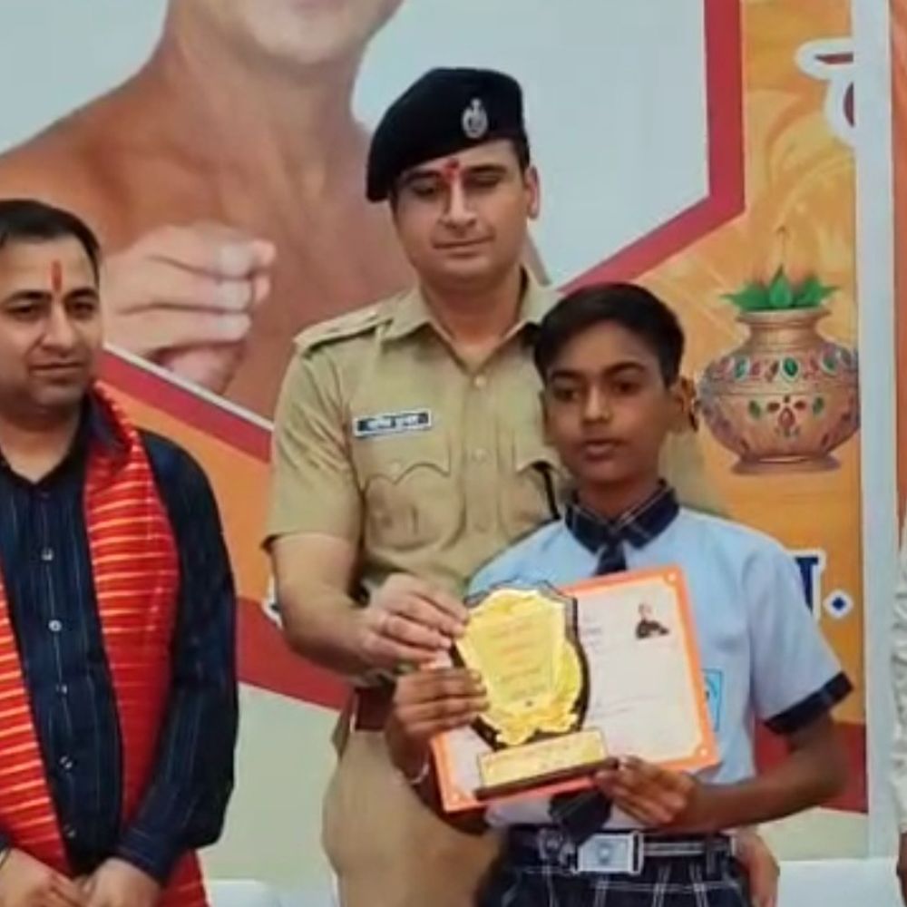 छात्र सम्मान समारोह में एसपी का संदेश:खानपुर में बच्चों को बताया राष्ट्रवाद का महत्व, विजेताओं को किया सम्मानित