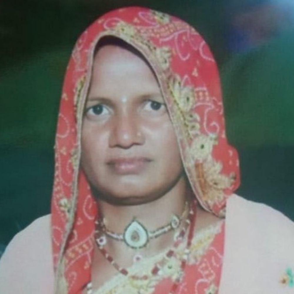 टोंक में सड़क हादसे में पत्नी की मौत, पति घायल:नेशनल हाईवे 52 पर गाड़ी ने बाइक को पीछे से मारी टक्कर