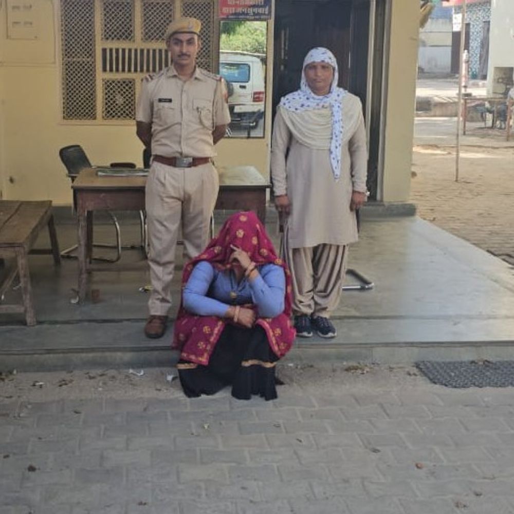 हनीट्रैप व ब्लैकमेलिंग मामले में महिला आरोपी गिरफ्तार:झूठे केस में फंसाने की धमकी देकर 5 लाख की डिमांड कर रहे थे