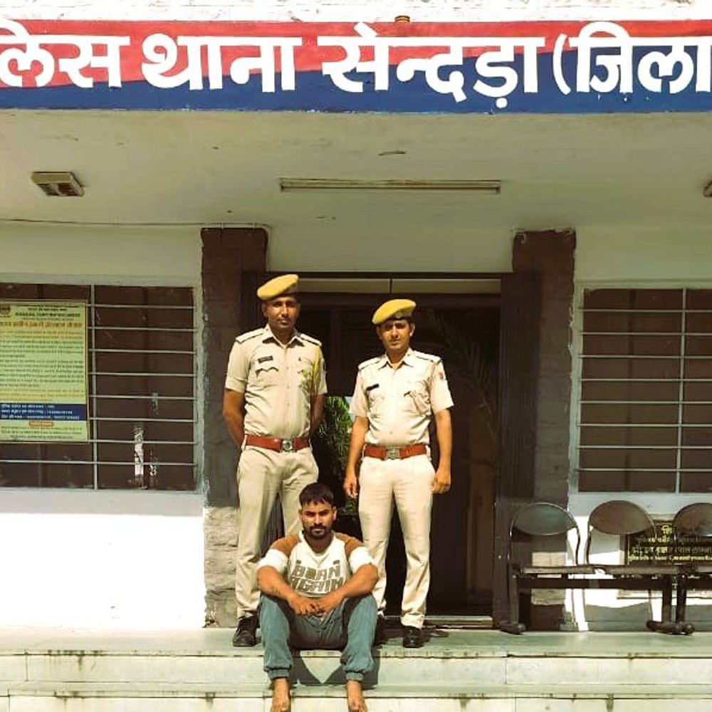 अपहरण-हत्या प्रयास मामले में फरार आरोपी गिरफ्तार:पुलिस ने 10 माह से वांछित बदमाश को पकड़ा, पीड़ित को मामा के घर के आगे फेंका