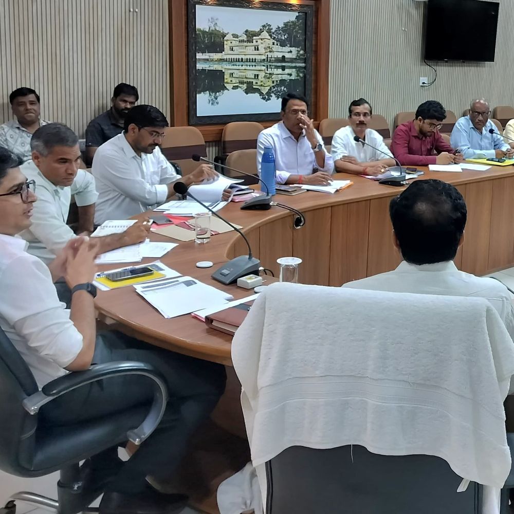 सेवा शिविरों में लापरवाही पर होगी सख्त कार्रवाई:जिला कलेक्टर ने एसडीआरएफ मरम्मत कार्यों की सूची शीघ्र भेजने के दिए निर्देश