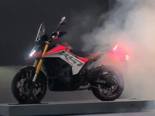 दुनिया की पहली रडार इंटीग्रेटेड बाइक X-47 क्रॉसओवर लॉन्च:एडवेंचर इलेक्ट्रिक बाइक फुल चार्ज में 323km चलेगी, शुरुआती कीमत ₹2.49 लाख