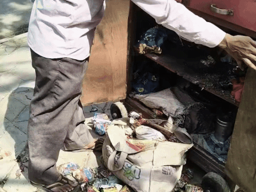 अमृतसर में निहंगों ने UP के युवक का खोखा फूंका:पीड़ित बोला- निहंग पैसे मांग रहा था; 4 दिन पहले खालिस्तानी आतंकी ने दी थी धमकी