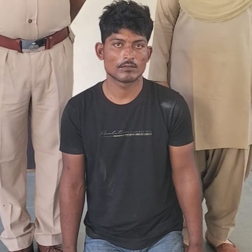 पूर्व सांसद के आश्रम में चोरी करने वाला गिरफ्तार:150 सीसीटीवी देख पुलिस ने इनामी आरोपी पकड़ा, रेस्टोरेंट में सब्जी लेने आया था