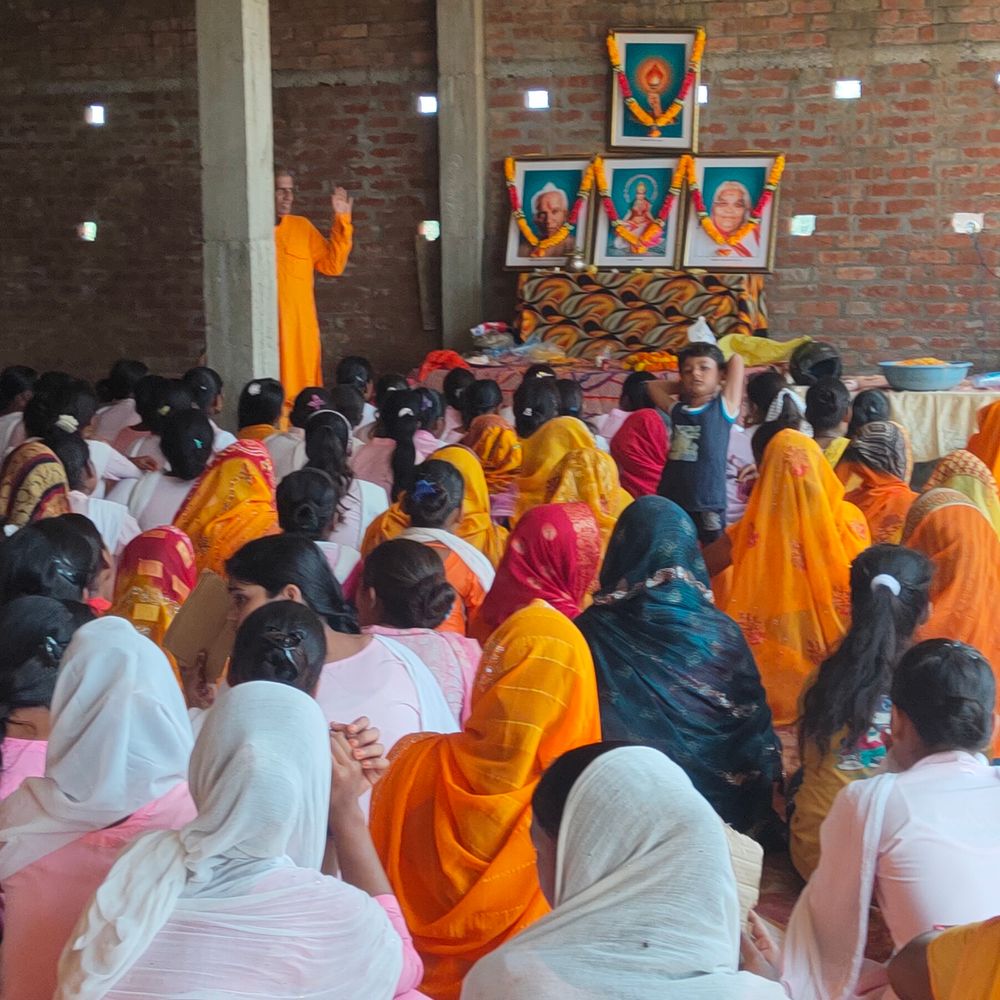 पांच जिलों का भ्रमण कर गायत्री रथ यात्रा श्रावस्ती पहुंची:माता भगवती देवी शर्मा की जन्म शताब्दी के उपलक्ष्य में निकाली जा रही यात्रा