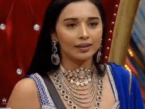 'बिग बॉस' के घर में मना तान्या मित्तल का जन्मदिन:सलमान ने दिया सरप्राइज, आवेज दरबार घर से हुए बेघर!