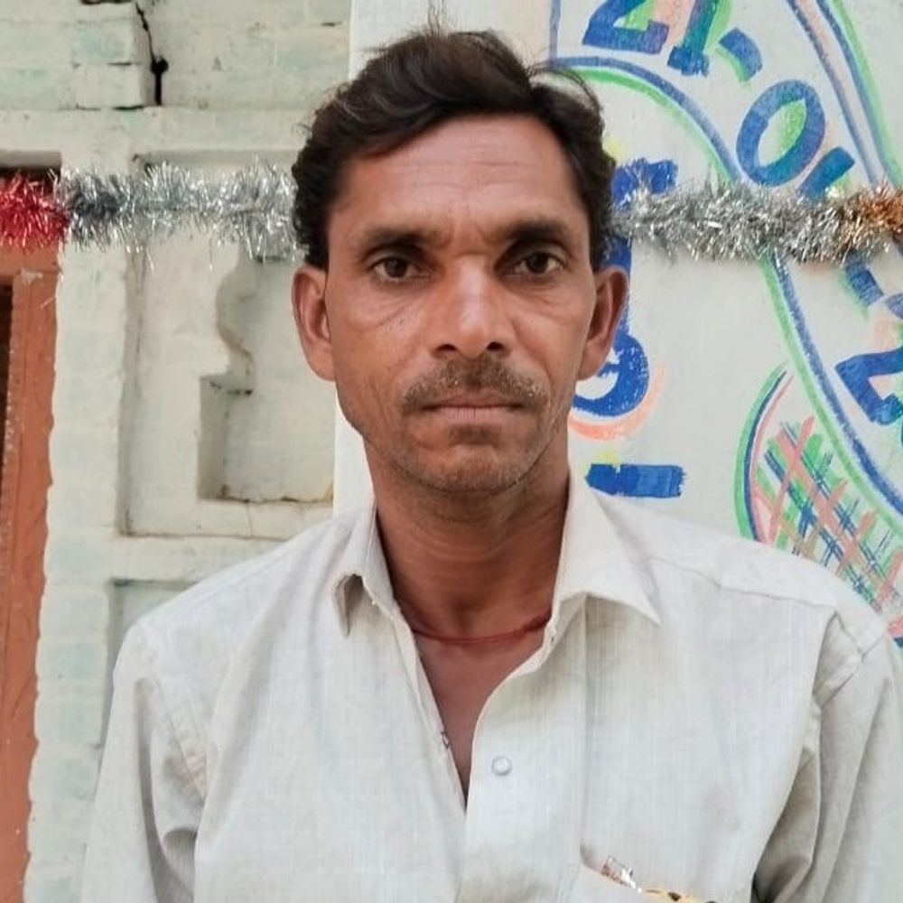 ललितपुर में किसान की खेत पर संदिग्ध मौत:परिजनों ने सांप के डसने से मौत की आशंका जताई