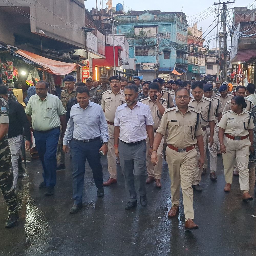 गिरिडीह जिला प्रशासन ने निकाला फ्लैग मार्च, मॉक ड्रिल:  सुरक्षा व्यवस्था का लिया जायजा, असामाजिक तत्वों पर नजर – Giridih News