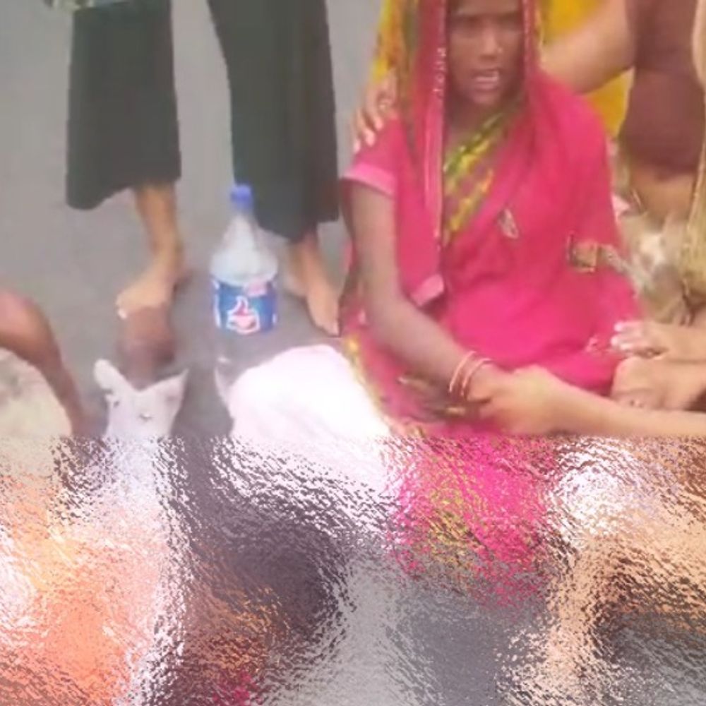 आगरा-लखनऊ एक्सप्रेसवे पर भीषण हादसा:यूपीडा के चार कर्मचारियों की मौत, कार से गश्त पर निकले थे