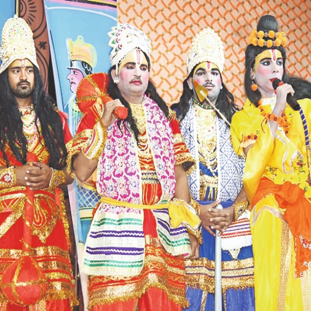डीग रामलीला महोत्सव:135 साल पुरानी परंपरा में अनुशासनहीनता का साया, इस बार शामिल नहीं होंगे स्थानीय कलाकार, आयोजकों ने वृंदावन से बुलाई मंडली