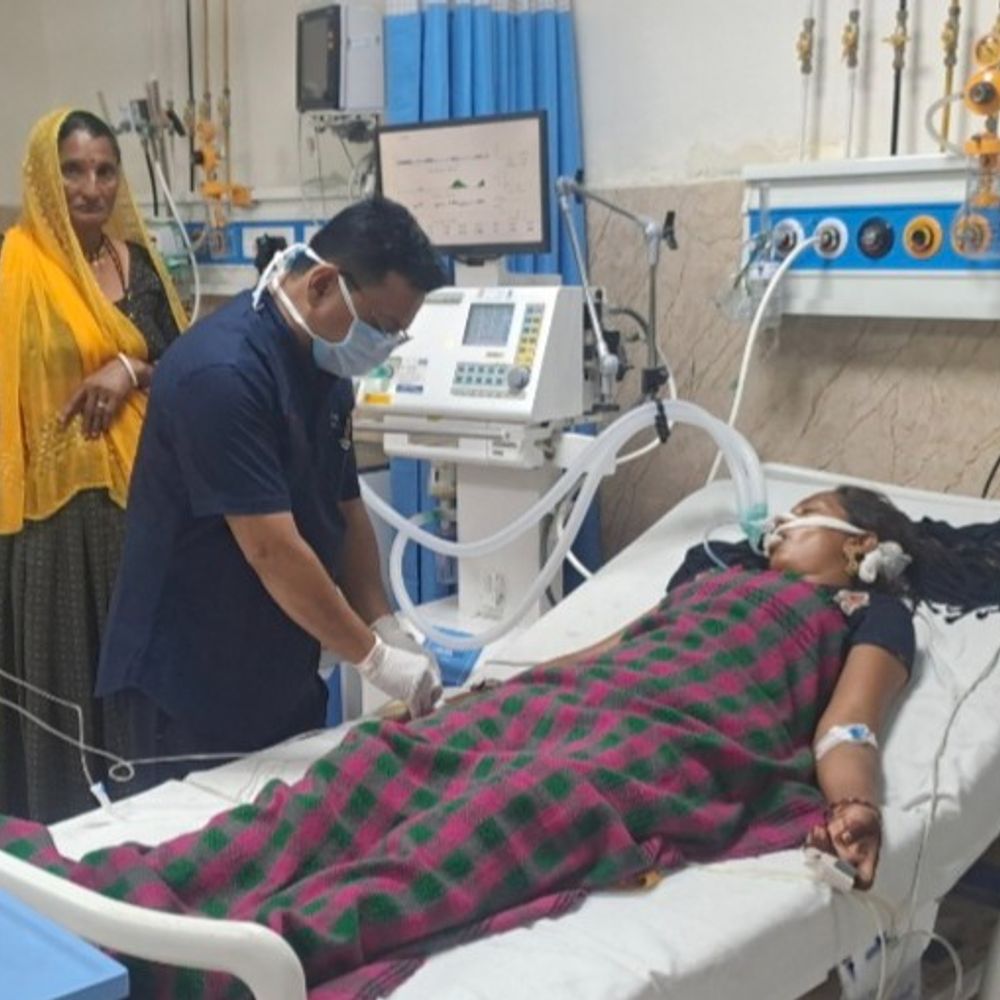 पाली में महिला और पुरुष को सांप ने डंसा:दोनों की हालत गंभीर, हॉस्पिटल में इलाज जारी