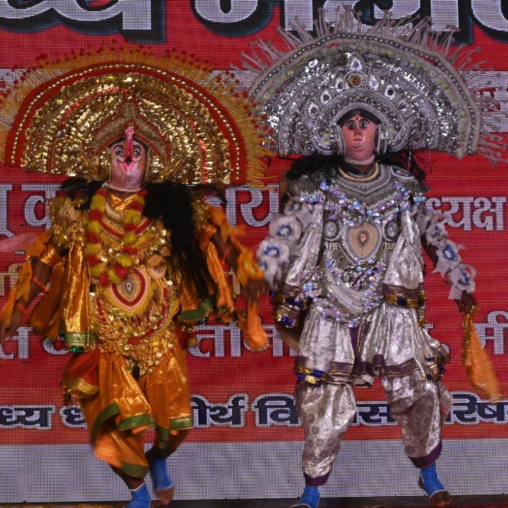 विंध्य महोत्सव में कलाकारों ने दी प्रस्तुति:भक्ति गीत व नृत्य से दर्शकों का मन मोहा