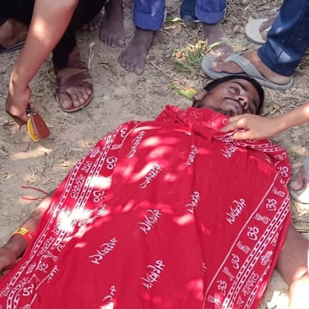 खगड़िया में युवक ने फांसी लगाकर दी जान:बबूल के पेड़ से लटका मिला शव, खेत जाने की बात कहकर घर से निकला