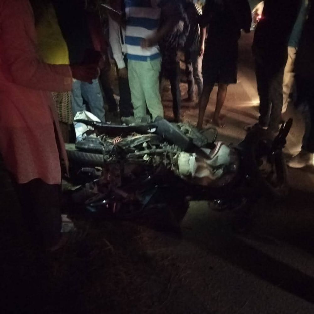 बोलेरो की टक्कर से युवक की मौत:बस्ती में सड़क हादसा, एक साथी गंभीर घायल