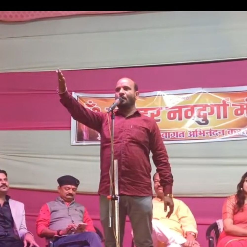 चौमहला में विराट कवि सम्मेलन आयोजित:कवियों ने स्वर्गीय हरिकृष्ण प्रेमी व देवेंद्र सिंह चौहान की याद में काव्य पाठ किया