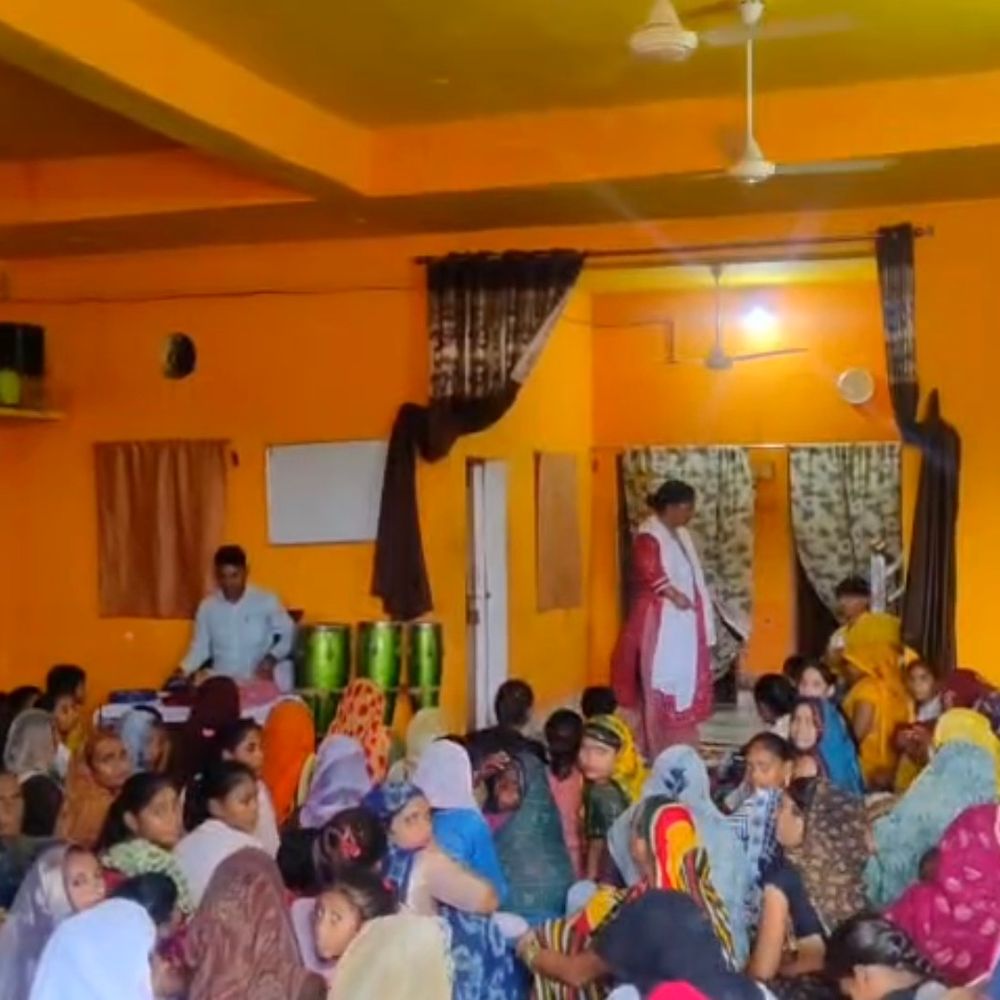 धर्मांतरण मामले में एफआईआर दर्ज, एक गिरफ्तार:धौलपुर में धार्मिक किताबें मिलीं, पुलिस जांच जारी