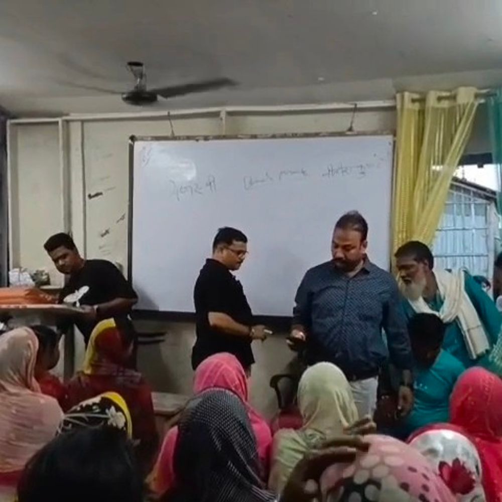 'माई बहन मान योजना' हर घर तक पहुंचाने का अभियान:कटिहार में प्रदेश महासचिव समरेंद्र कुणाल ने किया नेतृत्व