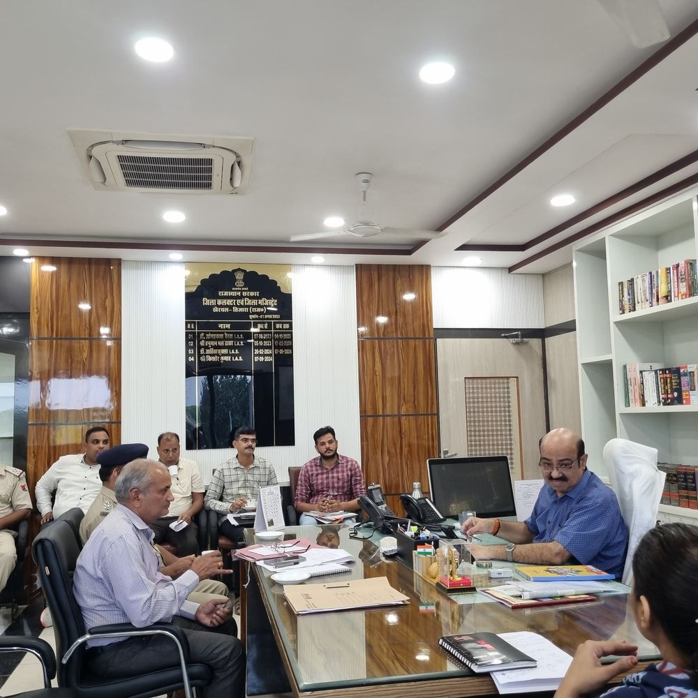 खैरथल-तिजारा में अवैध खनन पर एसआईटी बैठक:जिला कलेक्टर ने की कार्रवाई की समीक्षा, निर्देश दिए