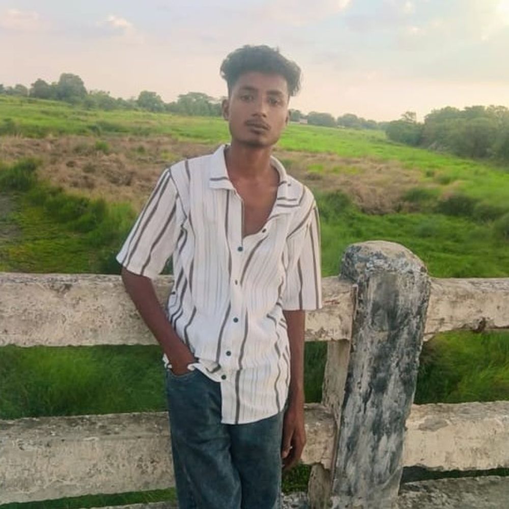 सिवान में ट्रक-बाइक की जोरदार टक्कर, युवक की मौत:एक गंभीर घायल, तेल लेने निकले थे दोनों चचेरे भाई , पुलिस ने ट्रक जब्त किया