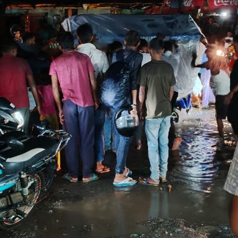 चांदन में ट्रैक्टर पलटा, बाल-बाल बचे बाइक सवार:ब्याही मोड़ पर गड्ढा बना दुर्घटना का कारण, मरम्मत की मांग