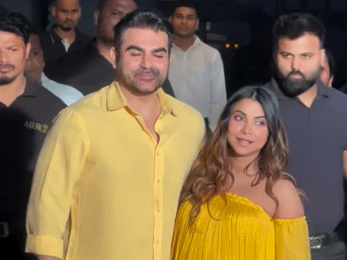 अरबाज-शूरा खान के बेबी शावर में पहुंचा खान परिवार:यलो आउटफिट में ट्विनिंग करता दिखा कपल, भारी सिक्योरिटी में पहुंचे सलमान खान