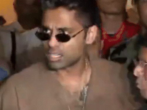 एशिया कप जीतकर टीम इंडिया मुंबई पहुंची:एयरपोर्ट पर जोरदार स्वागत, सूर्या बोले- पाकिस्तान को जवाब देना जरूरी था