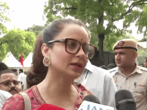 मानहानि केस में कंगना रनोट को बठिंडा कोर्ट से झटका:VC से पेश होने की याचिका खारिज की, SSP को ऑर्डर भेज व्यक्तिगत पेशी पर बुलाया