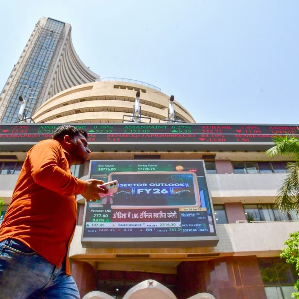 सेंसेक्स 62 अंक गिरकर 80,364 के स्तर पर बंद:निफ्टी 20 अंक टूटा; मीडिया शेयर्स 1% गिरे, सरकारी बैंक सेक्टर करीब 2% चढ़ा